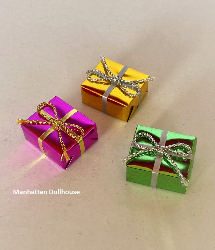 Colorful Miniature Presents - Click Image to Close